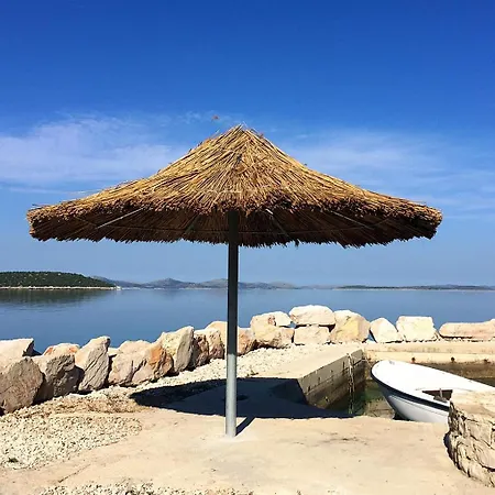 Vakantiehuis Secluded Fisherman's Cove Vitane, Pasman - 8484 Tkon